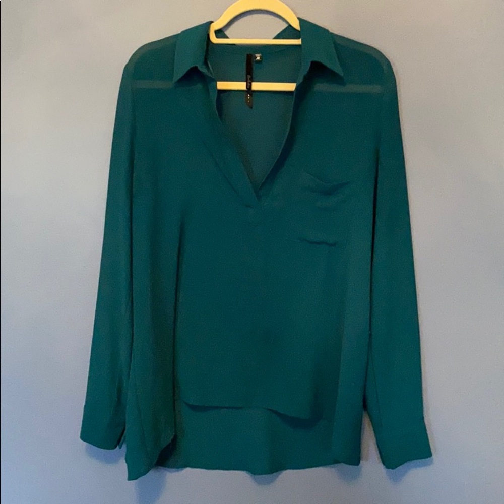 Loose collared top